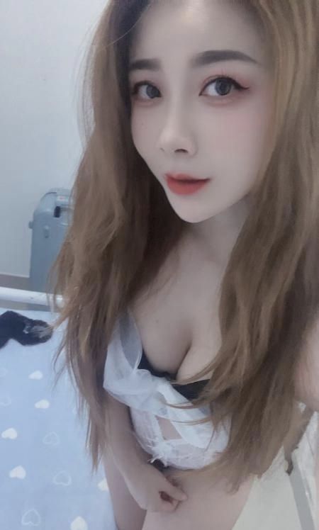 黄埔翘腚优优